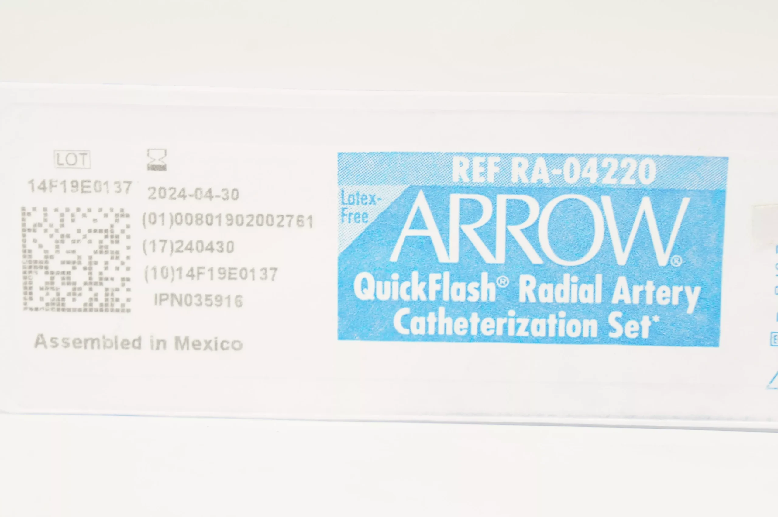 Arrow RA-04220 QuickFlash Radial Artery Catheterization Set 20Ga x 1 1/2inch