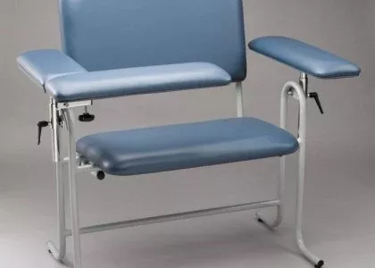 Dukal Blood Drawing Chair Tech Med Bariatric Flip Up Arm Blue - M-1074117-4911 | Each