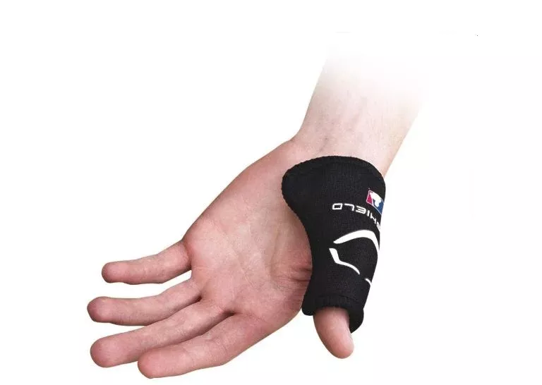 EvoshieldGuard Catcher Thumb Black Size Small Universal Ea